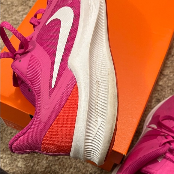Nike Women's Pink Running Shoes - Picture 9 of 10